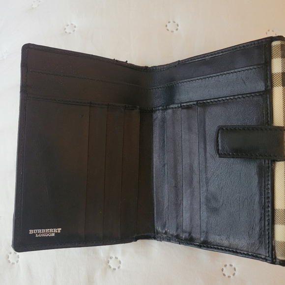 Burberry Snap Bifold wallet - Picture 13 of 16